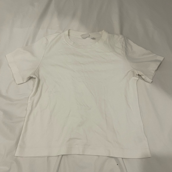 Babaton Function T-shirt - Picture 7 of 7